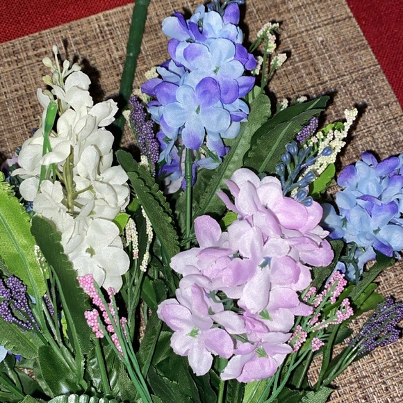 Set of 2 “simply spring” flower bushes. - Picture 4 of 9